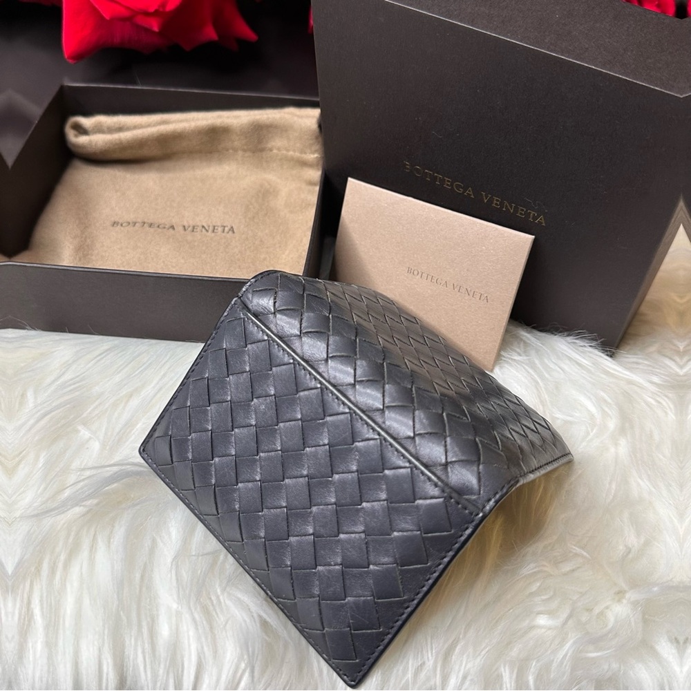 BOTTEGA VENETA Card Holder with Box and Dust Bag - Picture 9 of 12